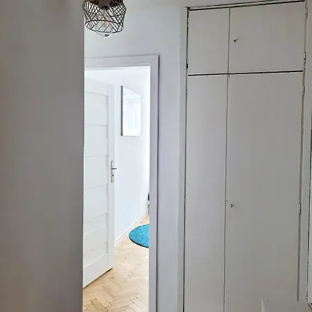 2 Pokojowe Samodzielne Mieszkanie شقة *